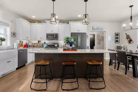 Kitchen - w5638 Hoelzel Way, Appleton, WI 54915 photo 5 of 6