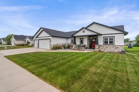 Exterior - w5638 Hoelzel Way, Appleton, WI 54915 photo 6 of 8