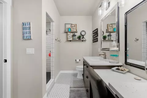 Bath - w5638 Hoelzel Way, Appleton, WI 54915 photo 2 of 6