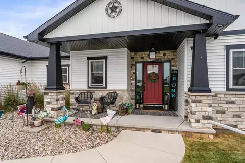 Exterior - w5638 Hoelzel Way, Appleton, WI 54915 photo 2 of 8