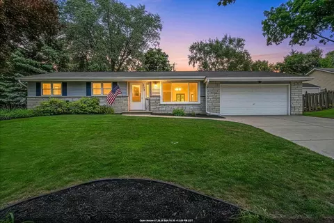 153 Joan Ave, Green Bay, WI 54302