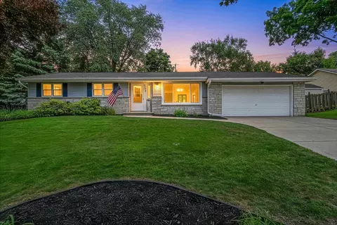 153 Joan Ave, Green Bay, WI 54302