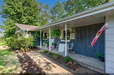 313 W Highland Dr, Oconto Falls, WI 54154