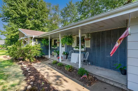 313 W Highland Dr, Oconto Falls, WI 54154
