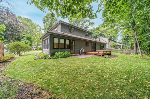 Exterior - 3324 S White Birch Ln, Appleton, WI 54915 photo 6 of 9