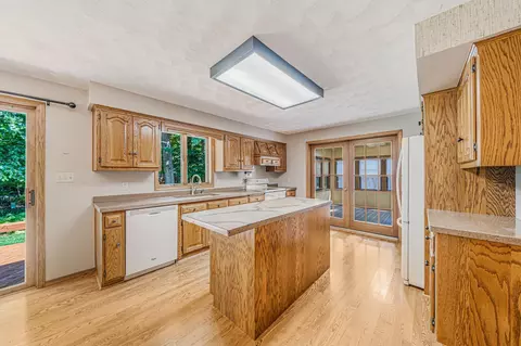 Kitchen - 3324 S White Birch Ln, Appleton, WI 54915 photo 2 of 6
