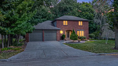 Exterior - 3324 S White Birch Ln, Appleton, WI 54915 photo 4 of 9