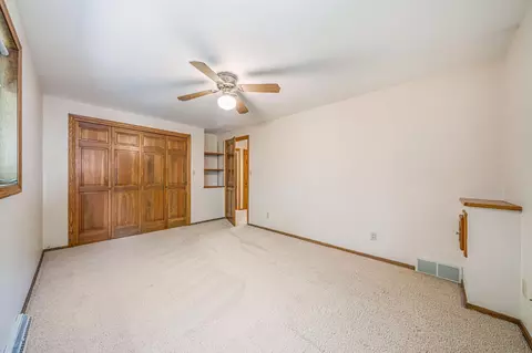 Bedroom - 3324 S White Birch Ln, Appleton, WI 54915 photo 2 of 5