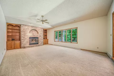 Living - 3324 S White Birch Ln, Appleton, WI 54915 photo 6 of 10