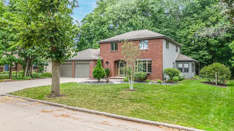 Exterior - 3324 S White Birch Ln, Appleton, WI 54915 photo 3 of 9