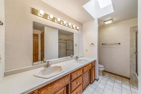 Bath - 3324 S White Birch Ln, Appleton, WI 54915 photo 1 of 3