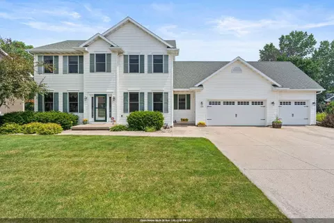 1594 Lone Oak Dr, Neenah, WI 54956