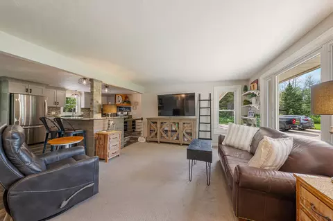 Living - w2221 County Road Uu, Appleton, WI 54913 photo 1 of 5