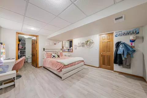 Bedroom - w2221 County Road Uu, Appleton, WI 54913 photo 4 of 6
