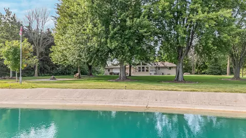 Exterior - w2221 County Road Uu, Appleton, WI 54913 photo 10 of 11