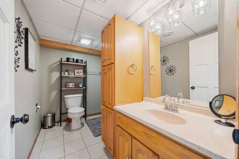 Bath - w2221 County Road Uu, Appleton, WI 54913 photo 4 of 5