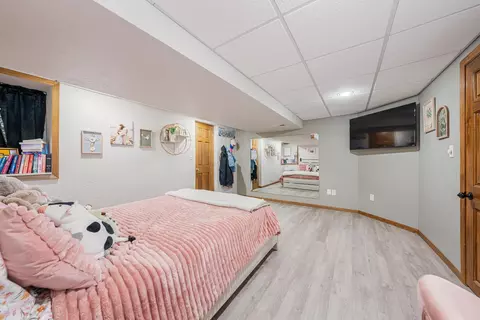 Bedroom - w2221 County Road Uu, Appleton, WI 54913 photo 5 of 6