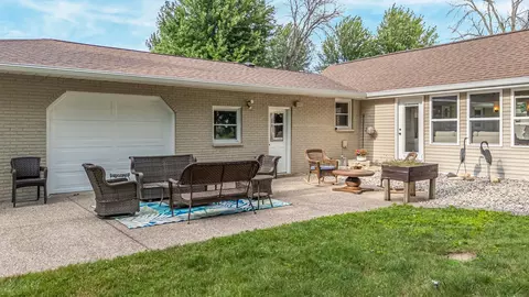 Exterior - w2221 County Road Uu, Appleton, WI 54913 photo 7 of 11