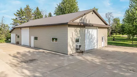 Exterior - w2221 County Road Uu, Appleton, WI 54913 photo 9 of 11