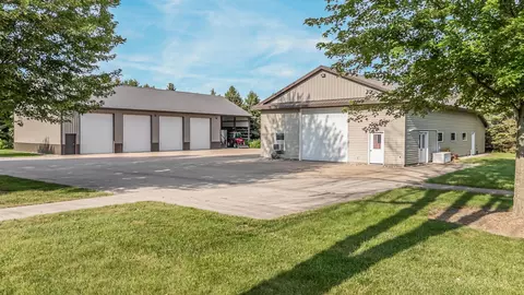 Exterior - w2221 County Road Uu, Appleton, WI 54913 photo 8 of 11