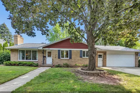 1245 Smith St, Green Bay, WI 54302