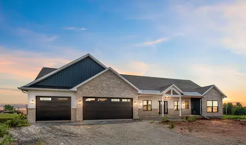 n1282 Meadow Park Drive, Greenville, WI 54942