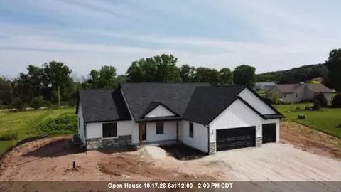 565 Gunderson Dr, Portage, WI 53901