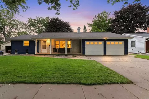 1222 Royal Blvd, Green Bay, WI 54303