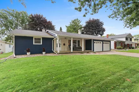 1222 Royal Blvd, Green Bay, WI 54303
