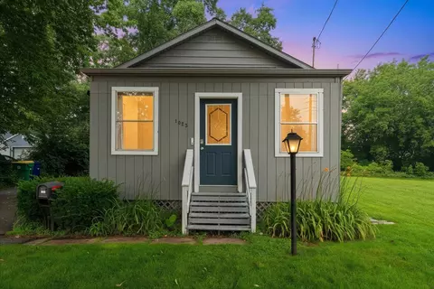 1023 N Chestnut Ave, Green Bay, WI 54303