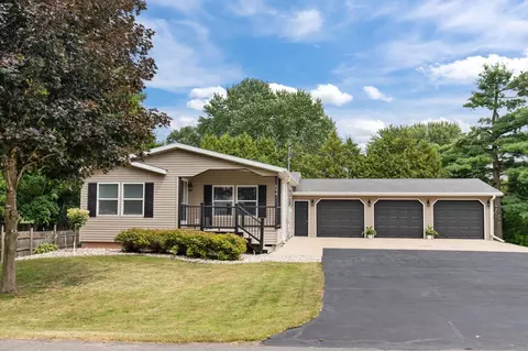 644 S Mill St, Hortonville, WI 54944