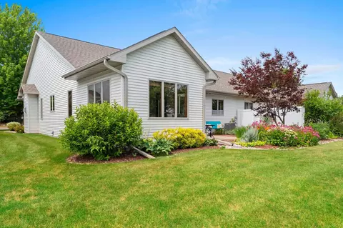 Exterior - 4732 N Providence Ave #301, Appleton, WI 54913 photo 8 of 13
