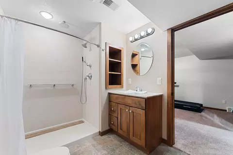Bath - 4732 N Providence Ave #301, Appleton, WI 54913 photo 3 of 4