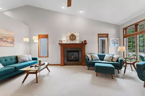 Living - 4732 N Providence Ave #301, Appleton, WI 54913 photo 2 of 5