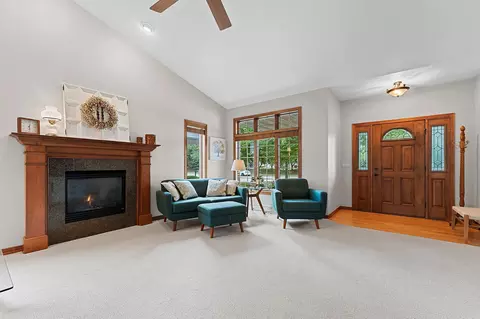 Entry Way - 4732 N Providence Ave #301, Appleton, WI 54913 photo 2 of 6