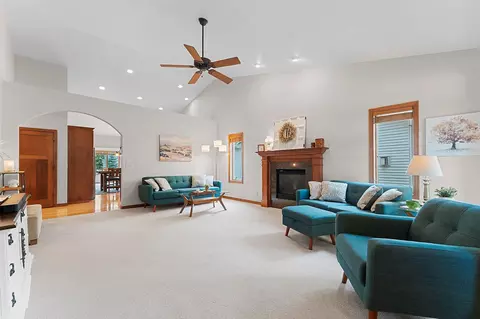 Living - 4732 N Providence Ave #301, Appleton, WI 54913 photo 1 of 5