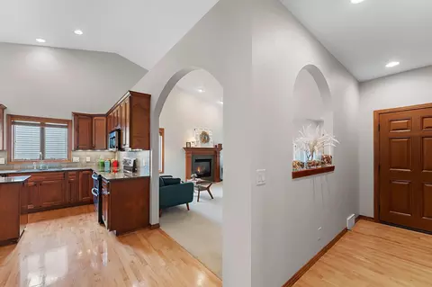 Entry Way - 4732 N Providence Ave #301, Appleton, WI 54913 photo 1 of 6