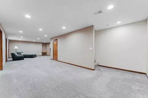 Living - 4732 N Providence Ave #301, Appleton, WI 54913 photo 5 of 5