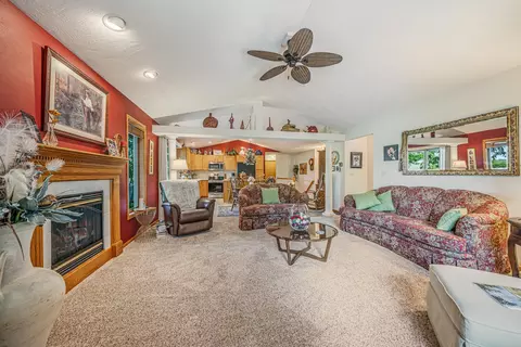 Living - n9539 Chadbury Lane, Appleton, WI 54915 photo 1 of 3