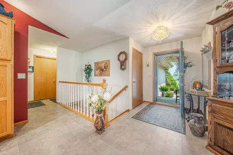 Entry Way - n9539 Chadbury Lane, Appleton, WI 54915 photo 1 of 1
