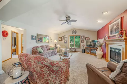 Living - n9539 Chadbury Lane, Appleton, WI 54915 photo 3 of 3