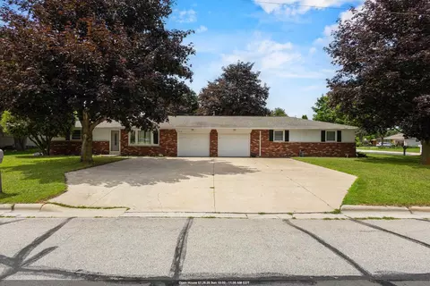 1515 Careful Dr, Green Bay, WI 54304