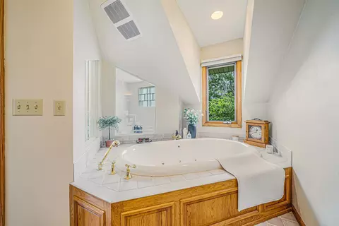 Bath - 1627 N Eugene St, Appleton, WI 54914 photo 2 of 4