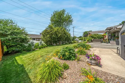 Exterior - 1627 N Eugene St, Appleton, WI 54914 photo 6 of 8