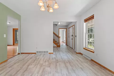 Living - 547 Clay St, Wrightstown, WI 54180 photo 7 of 10