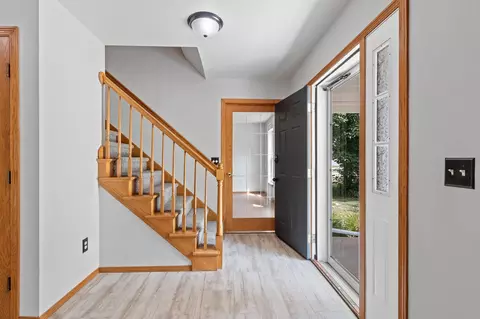 Entry Way - 547 Clay St, Wrightstown, WI 54180 photo 3 of 4
