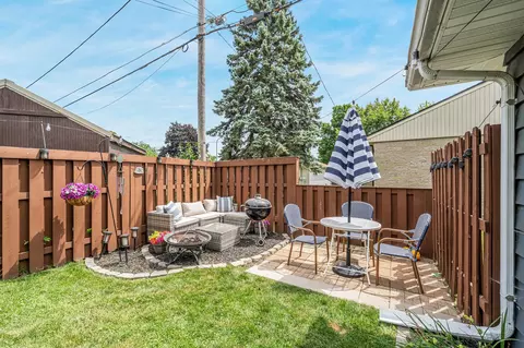 Exterior - 2218 N Mcdonald St, Appleton, WI 54911 photo 7 of 11