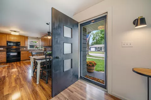 Entry Way - 2218 N Mcdonald St, Appleton, WI 54911 photo 1 of 2