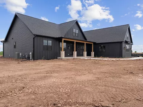 1471 Rockland Heights Rd, De Pere, WI 54115