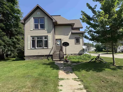 347 Madison St, Oconto, WI 54153